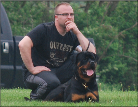MEMPHIS VOM BLAURASEN  |  Rottweilers  |  Sire: Flash vom Blaurasen   |  Dam: Jiny von Hause Sommer